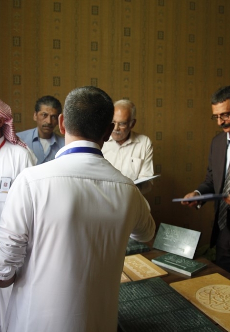 صور من لجنة التحكيم الخاصة بالحرف اليدوية سوق عكاظ